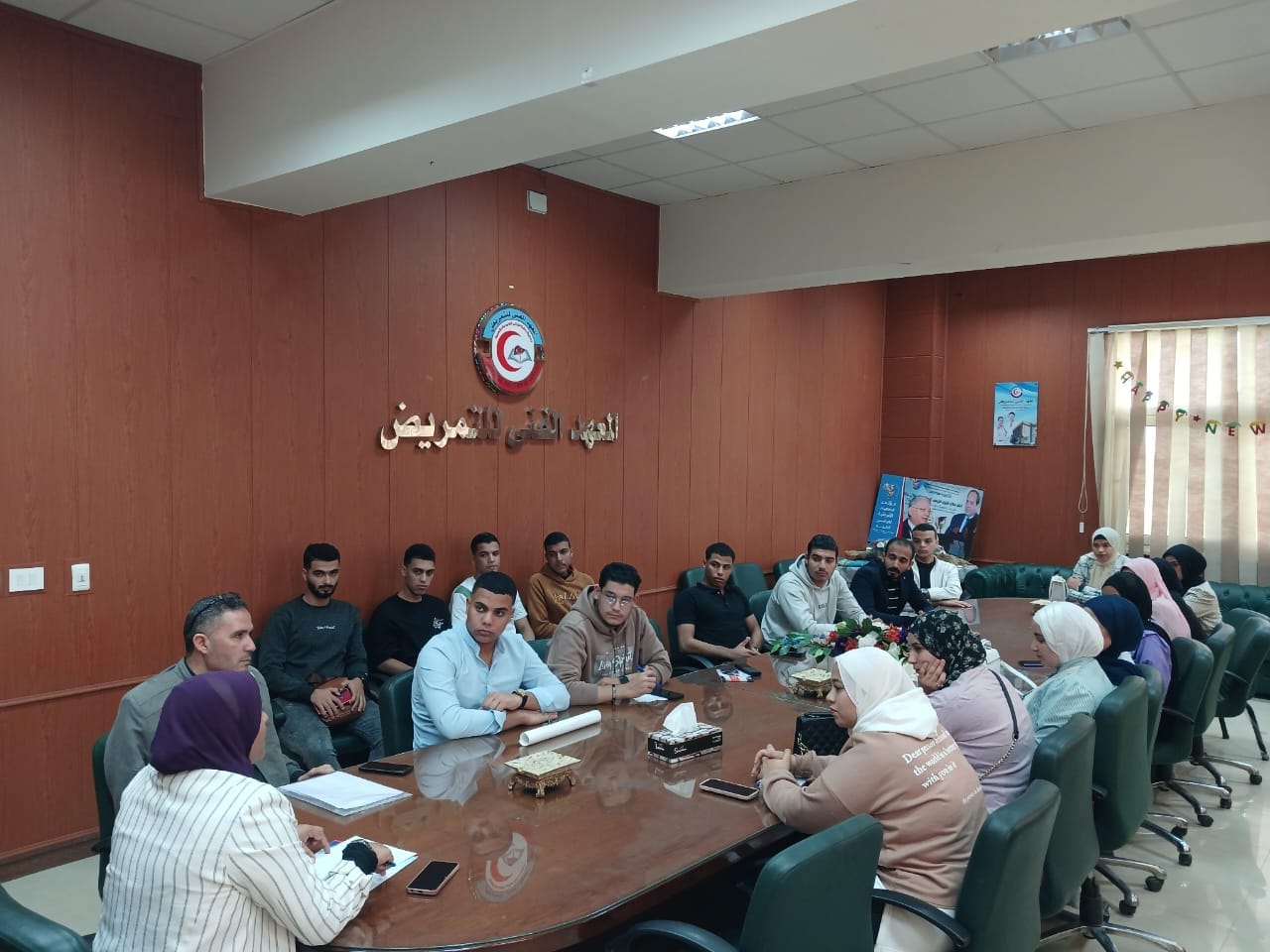 لقاء السيدة الأستاذ الدكتور/ حنان أبو بكر محمد عميد المعهد مع الطلاب المرشحين لانتخابات اتحاد الطلاب